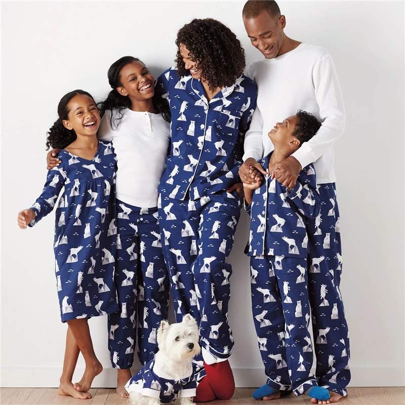 

Xmas Family Matching Pyjamas Set Fashion Adult Women Men Kids Christmas Nightwear 2017 New Hot Sale Family Match PJs Pajamas Set