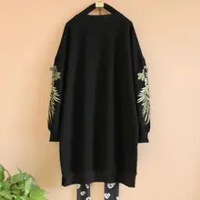 Весна женский большой женские с длинными рукавами футболка в стиле хип-хоп Плюс Размер Свободный основные Вышивка рубашка футболка S 126 см