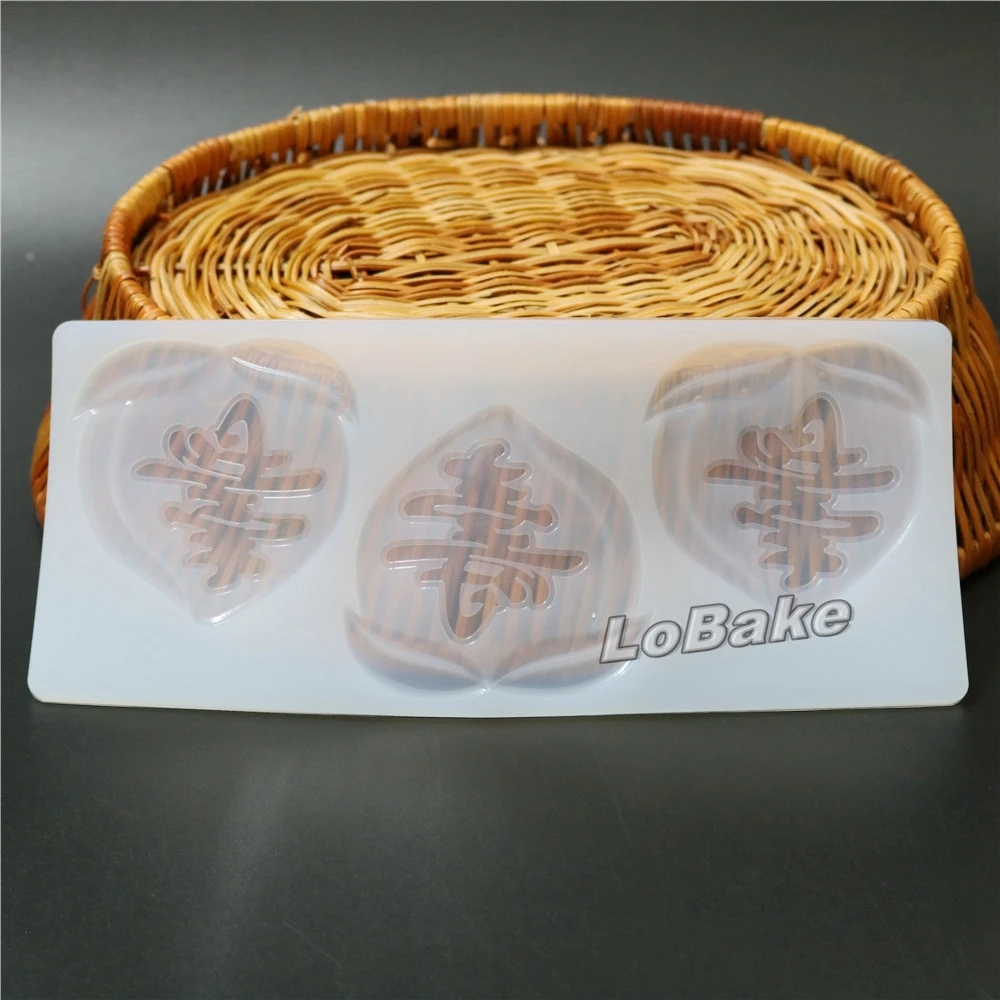 New 3 cavities peach shape with Chinese word SHOU silicone chocolate chips biscuit pudding molds for DIY baking tools |
