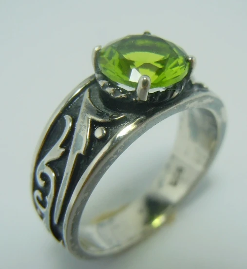 

Free shipping can DIY custom olive green gem 1.5 CT trend Time gem restoring ancient ways The ancient silver ring
