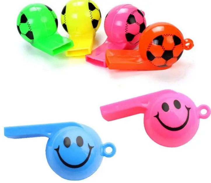 10 قطعة/الوحدة لكرة القدم أو يبتسم الوجه التشجيع صافرة للأطفال الأطفال البلاستيك الصافرات اللعب مع الحبال GYH