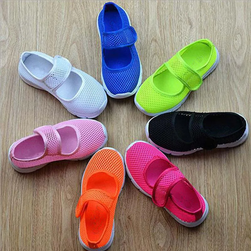 Летняя дышащая сетчатая детская обувь ярких цветов; детская спортивная обувь из сетчатой ткани; повседневная обувь для мальчиков; кроссовки для девочек