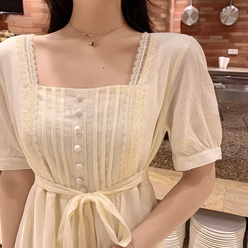 

2020 goddess small fresh and elegant lace high waist shows thin temperament versatile dress French vintage dress