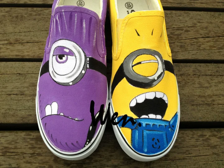 Prix pour Wen Peint À La Main Chaussures Custom Design Minions Despicable Me Slip Sur Toile Chaussures Femmes Hommes De Noël de Cadeaux D'anniversaire Prix pour Wen Peint À La Main Chaussures Custom Design Minions Despicable Me Slip Sur Toile Chaussures Femmes Hommes De Noël de Cadeaux D'anniversaire