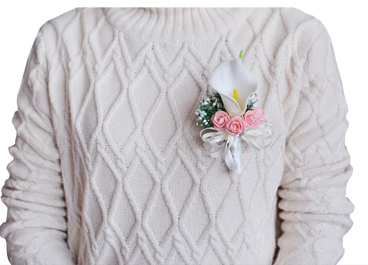 white wedding wrist corsage boutonnieres roses  (1)
