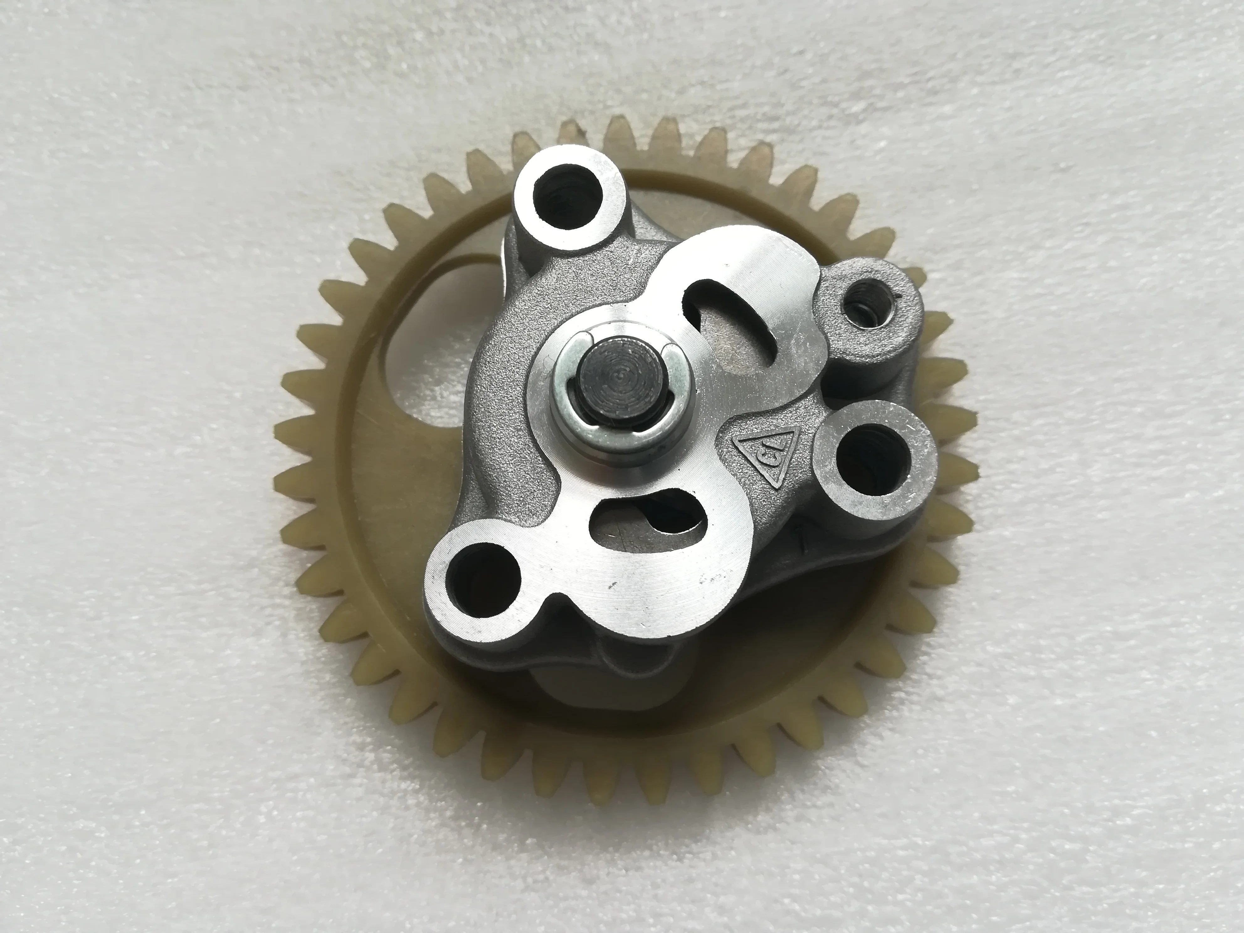 

OEM Quality Oil Pump For Jianshe ATV250-3-5 Loncin 250-F