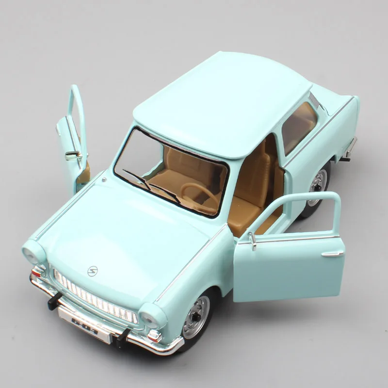 Kid's 1 24 классический винтажный немецкий DDR The Trabant 601 S P601 Trabbi DeLuxe 1966 литье под давлением масштабная модель Машинки Игрушки Миниатюрные модели