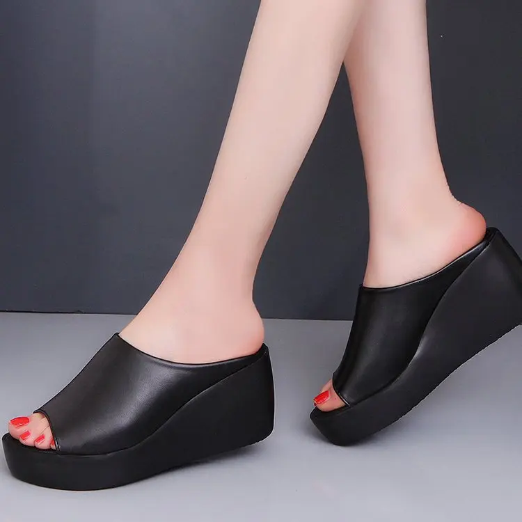 

2018 new wedge sandals and slippers female summer sponge cake thick bottom slippers high heel