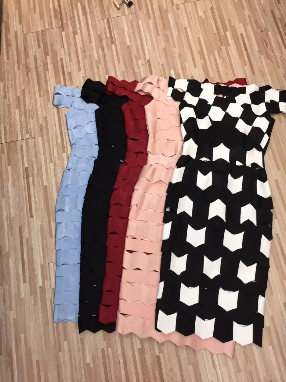 

Burgundy Black Sexy Club Women Summer Style Off Shoulder Bodycon Bandage Dress Celebrity Knitted Stretch Party Dresses Vestido