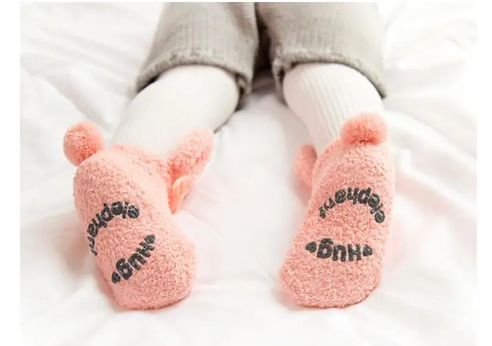 Новые рождественские удобные носки-тапочки для девочек супер мягкие пушистые теплые зимние Нескользящие милые носки толстые детские носки из кораллового флиса