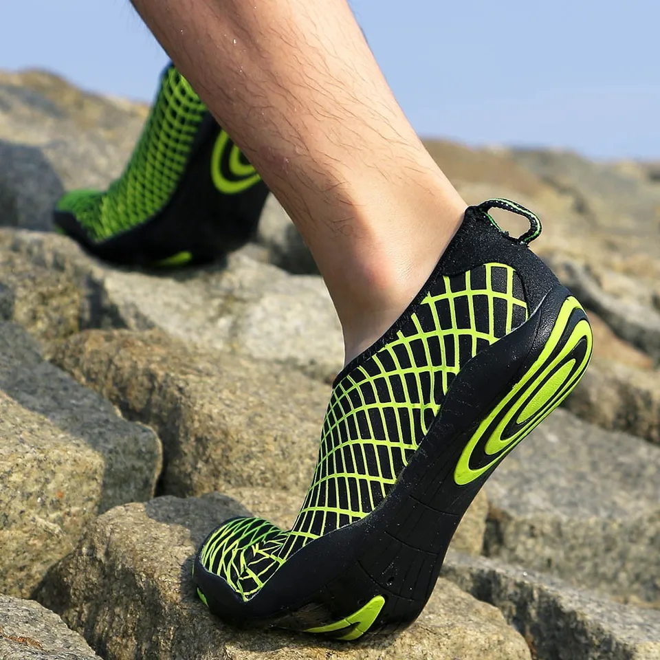 shoes for the beach mens