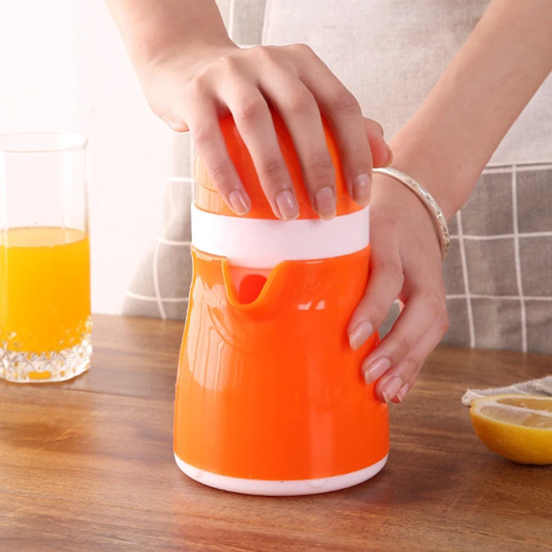 Orange Juicer Hand Manual Natural Straw Material Lemon Juice Press