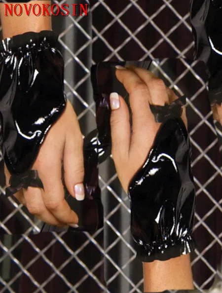 

Hot Women Fingerless Faux Leather Hanging PVC Gloves Short Wrist Gloves Sexy Outfit Mittens Club Wear Erotic Accessories