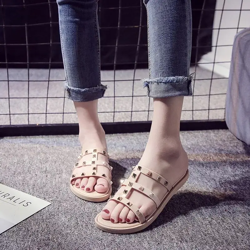 Летние шлепанцы с заклепками женская обувь Вьетнамки сандалии zapatillas mujer Прямая