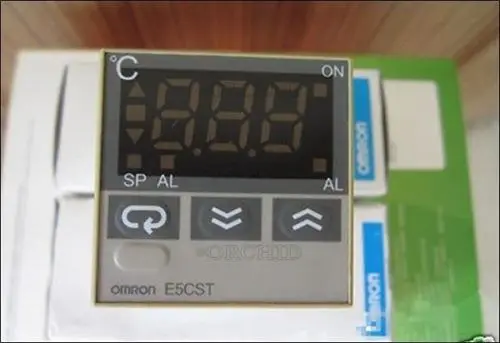 

2PCS New 1Pcs E5cst-R1kj Qhv6 Temperature Controller OM+ Industrial Use Plc Modul K