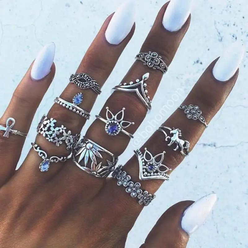 

Female Rings 13pcs/Set Bohemia Antique Silver Crown Flower Unicorn Carved Rings Sets Rhinestone Knuckle Rings for Women Jewelry