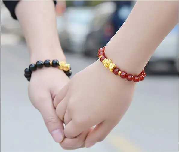

Gold color pixiu charm bracelet & bangles for women men couple fashion black red stone beads pixiu bracelet Buddha jewelry
