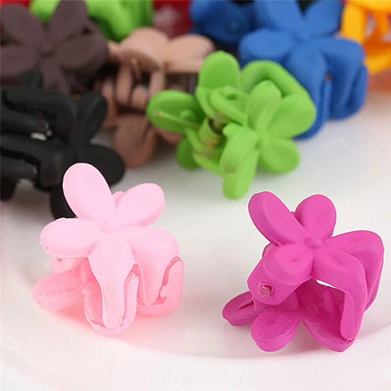 30PCS Random Color Cute Children Girls Hairpins Small Flowers Gripper 4 Claws Plastic Hair Clip Clamp Barrettes Hair Accessories