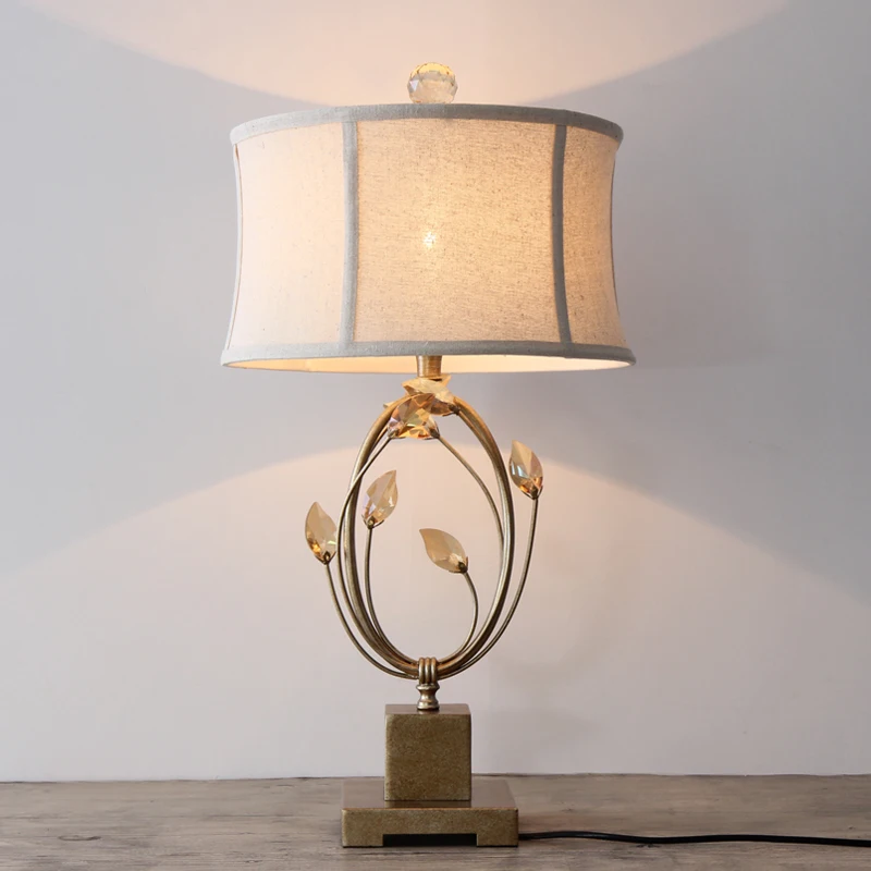 

American living room table lamp creative wedding decoration lamp retro minimalist bedroom crystal lamp ya72823