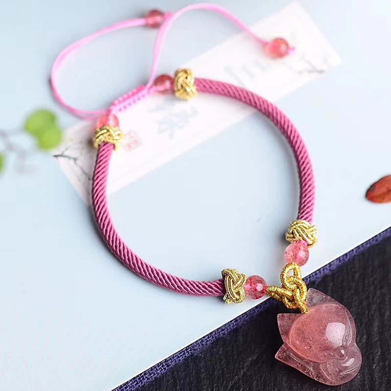 

Hand Woven Thread Bracelets with Natural Strawberry Crystal Fox Pendant Hand Row for Women Girl Wrist Bracelet Fashion Jewelry