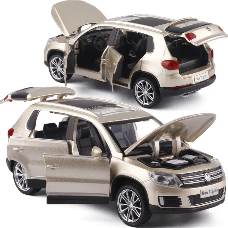 

Tiguan SUV Alloy Pull Back Toy Car Model High simulation 1:32 Musical Flashing Six Open The Doors Diecast Metal For Kids Toys