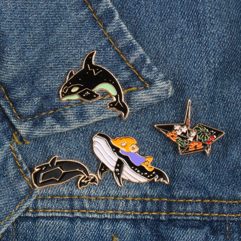 

Undersea Travel Women Mens Brooch Shark Whale Dolphin Origami Thousand Paper Crane Printing Enamel Pin Children Metal Icon Badge