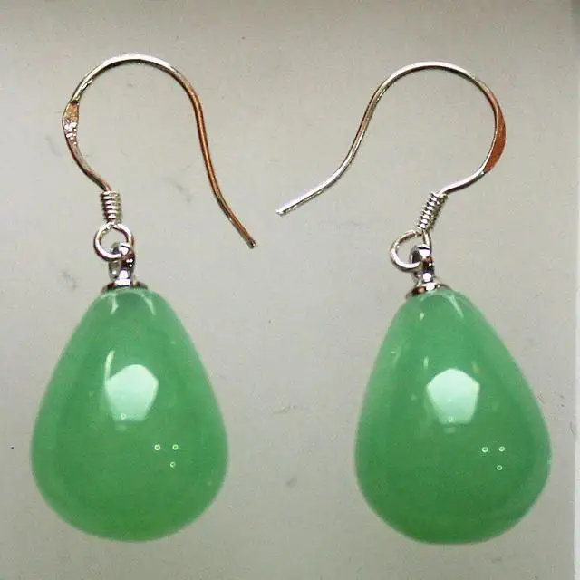 

wholesle 12*15mm beutiful light green jde stud erring