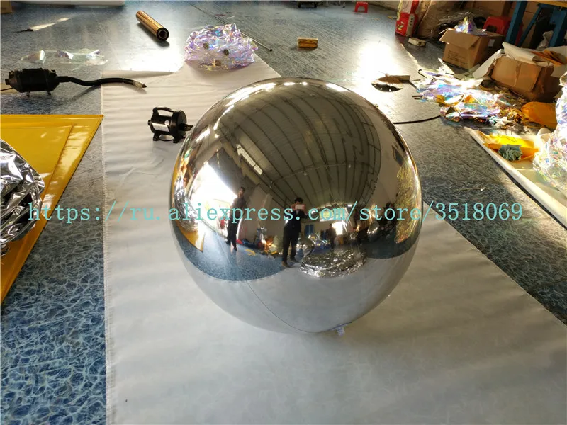 Sell PVC silver inflatable mirror ball, gold inflatable mirror ball, free delivery of an air pump, size can be customized
