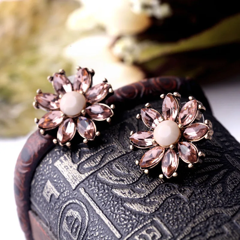 New Fashion 2018 Design Women Simple Crystal Flower Joker Costume Stud Earrings Statement Factory Wholesale Fast shipping|fashion stud earrings|stud