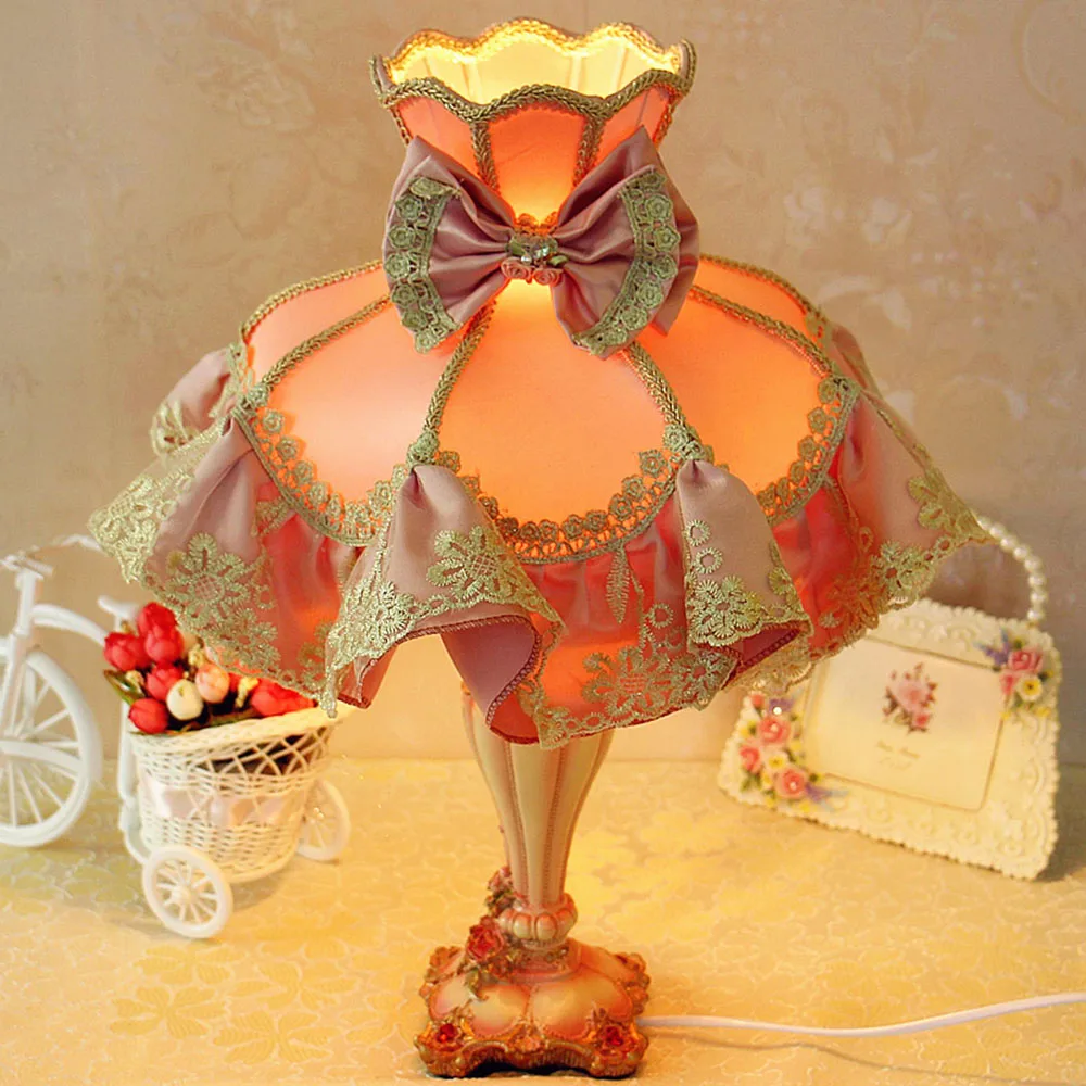 

Pink Desk Lamp 110-220v Mini Touch Switch Table Lamp LED Lace Romantic Metal Desk Lamp Led Luminaria Mesa