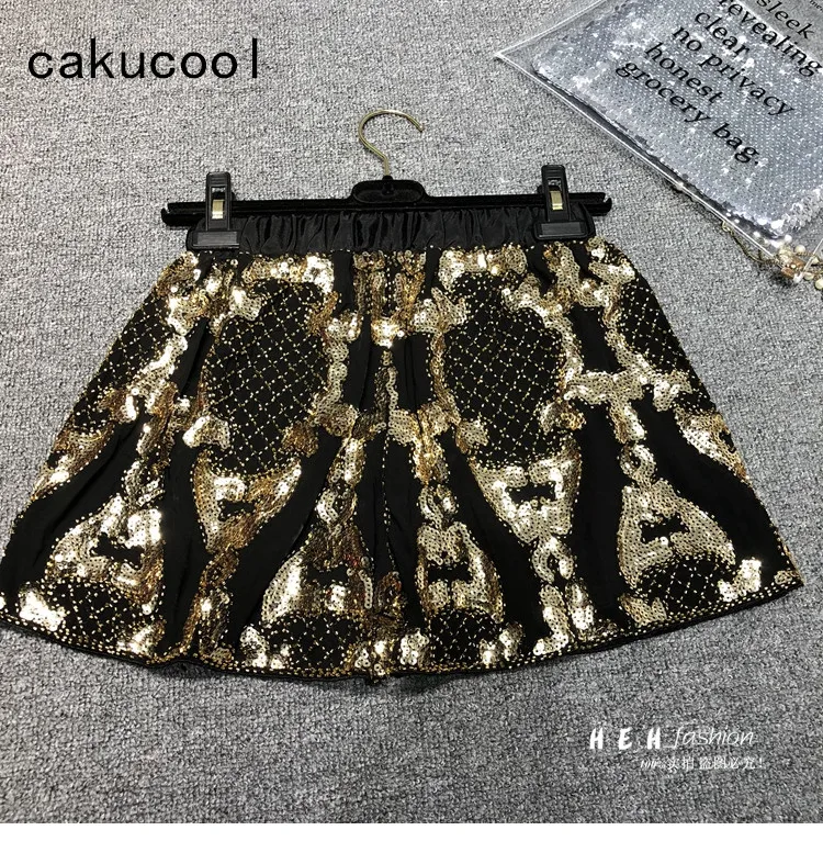 

Cakucool New Women Luxury Sequined Shorts Chiffon Beading Bling Geometric Pattern Short Capris Sexy Vocation Club Shorts Femme