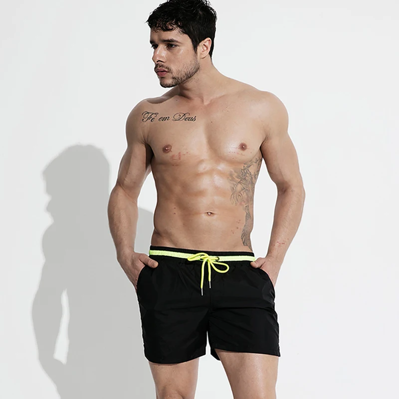 Shorts de praia e surfe