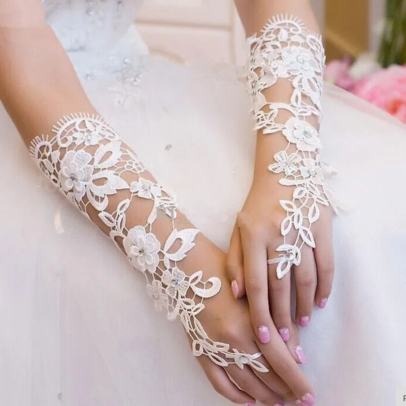 Белые женские кружевные свадебные перчатки длиной до локтя, длинные кружевные перчатки с аппликацией из кристаллов, перчатки с бусинами Свадебные без пальцев