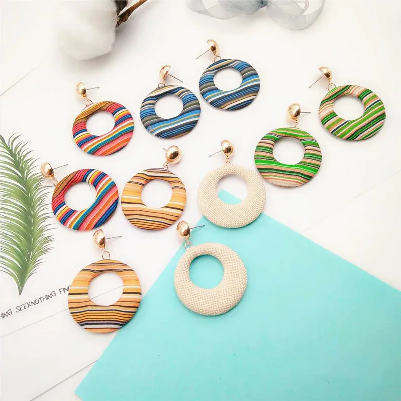 

Super Fashion Exaggerated Big Circle Earrings Color Striped Circle Ear Magic Round Plate Wholesale More Favorable S106
