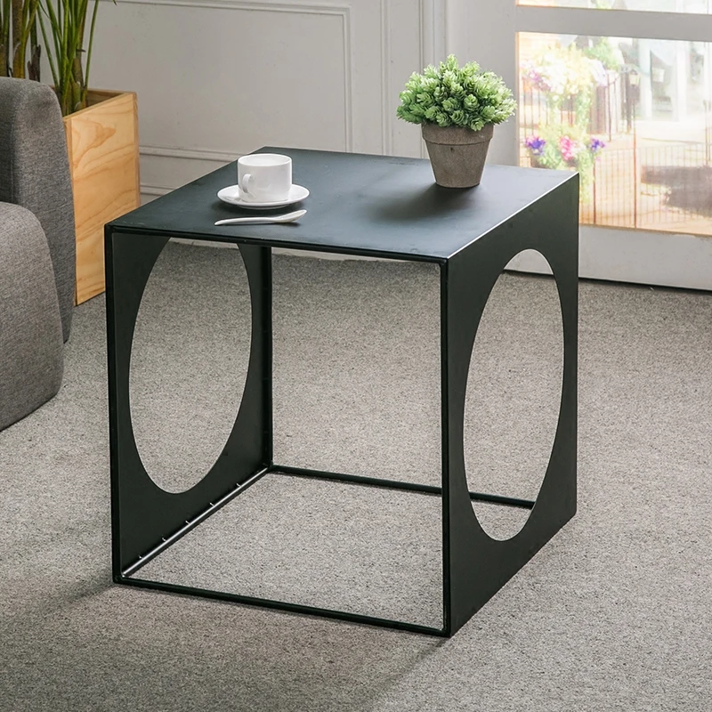 Minimalist creative mobile wrought iron small coffee table side table mini personality Scandinavian corner table Minimalist creative mobile wrought iron small coffee table side table mini personality Scandinavian corner table