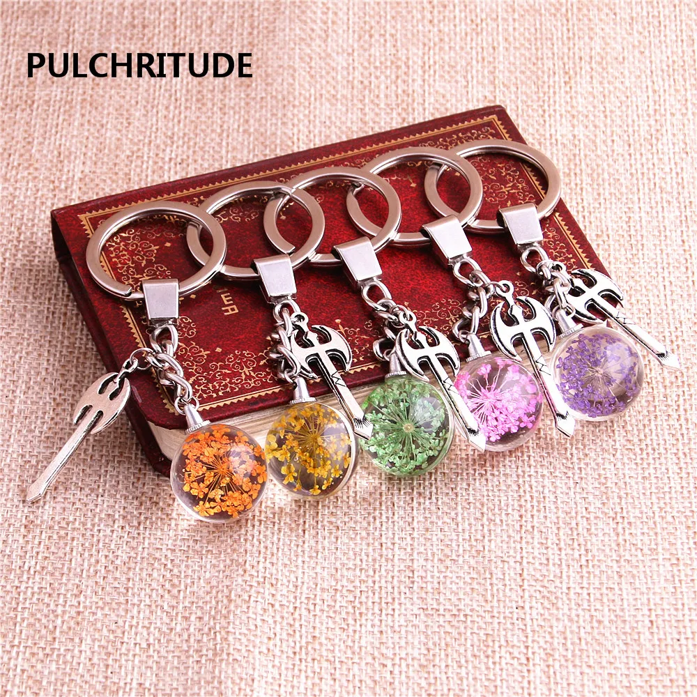 

PULCHRITUDE 2 pcs/lot Metal KeyChain Crystal Glass Ball Dried Flower Pendant Weapon AXE Charm Key Ring Jewelry Diy C0551