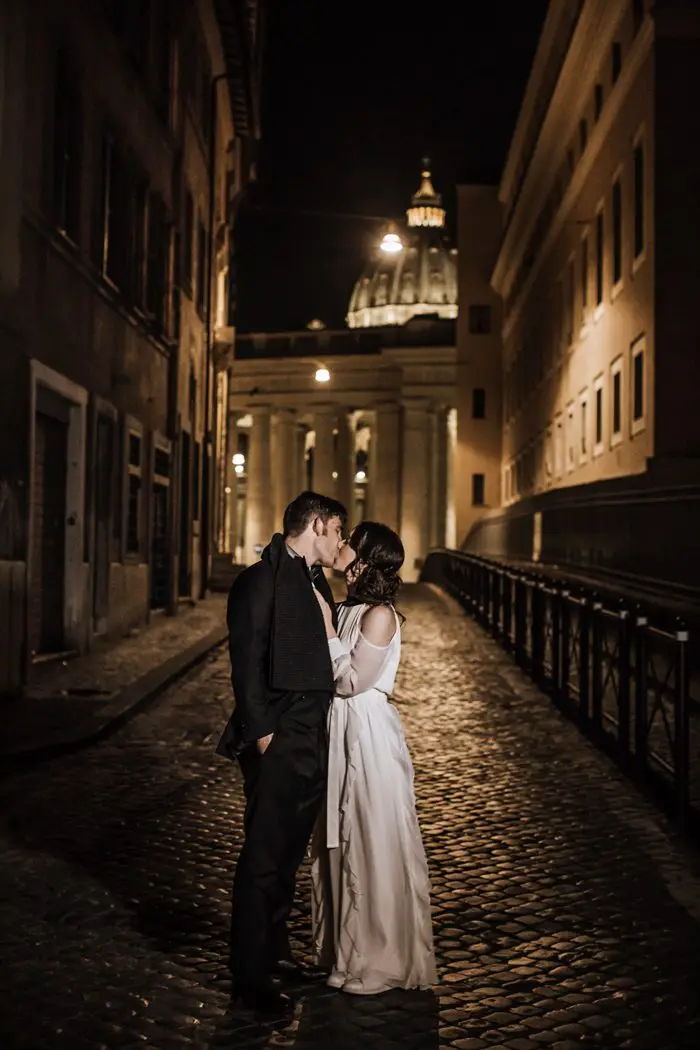 piazza-del-campidoglio-in-rome-was-the-perfect-wedding-destination-for-this-art-and-history-loving-couple-quince-and-mulberry-studios-60-700x1050