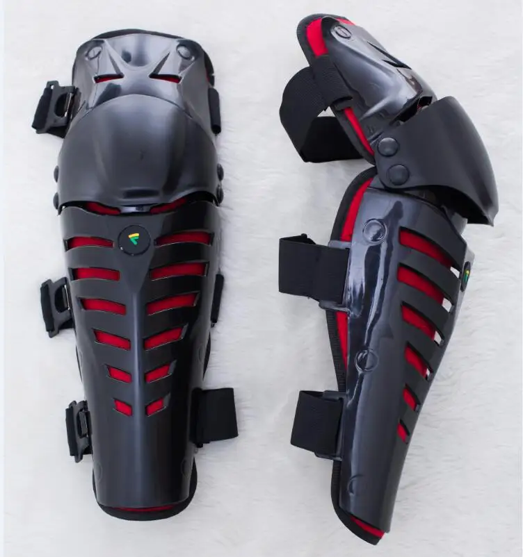 Motorcycle cycling equipment movable knee protector cross country