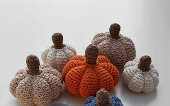 

crochet armigurumi rattle pumpkin family model number 886