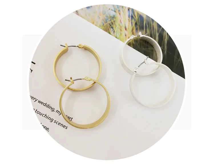 HUANZHI, винтажные простые матовые металлические Золотые Широкие геометрические толстые круглые серьги-кольца для женщин, вечерние серьги для девочек, подарок на 3 см