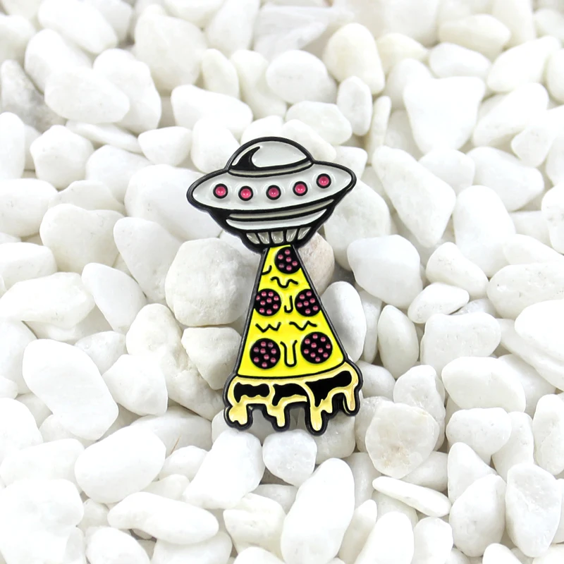 UFO брошь в виде пиццы маленький инопланетянин космический корабль Эмаль Булавка смешная Вселенная пицца еда брошь значок рубашка шляпа рюкзак аксессуары ювелирные изделия