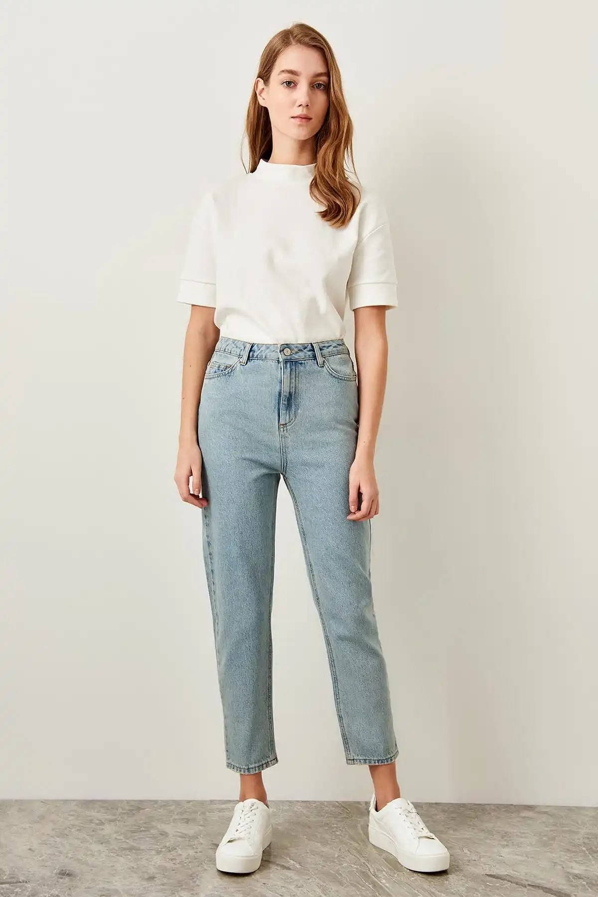 Trendyol-Blue-High-Waist-Mom-Jeans-Casual-Straight-led-Denim-TCLSS19LR0047.jpg