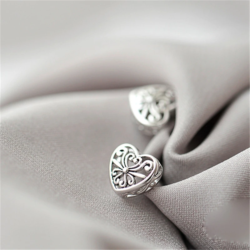 

Factory price Silver Hollow Heart Earrings Retro Ethnic Stud Earrings 925 Fashion Jewelry Wholesale