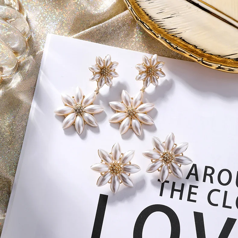 

Female Gift S925 Silver Needle Ins Metal Flower Acrylic White Petal Earrings Long Wemen Earing Stud Ear Jewelry