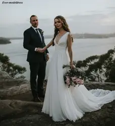Пляжные свадебные платья 2019 шифоновые трапециевидные с v-образным вырезом и пуговицами сзади со складками со шлейфом скромные свадебные
