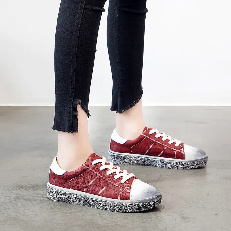 

2019 spring and summer new Korean version of the wild casual color matching single shoes pearl fabric shoes women.