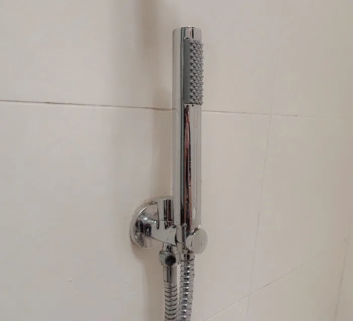 shut off shower heads