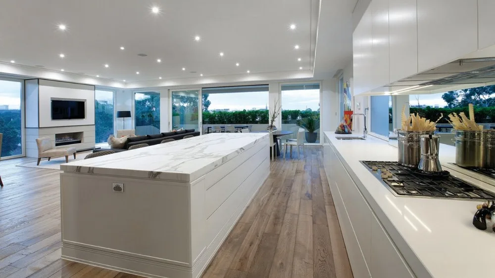 

2017 Free design customized lacquer kitchen cupboard solid wood kitchen cabinet modern kitchen countertop quartz stone