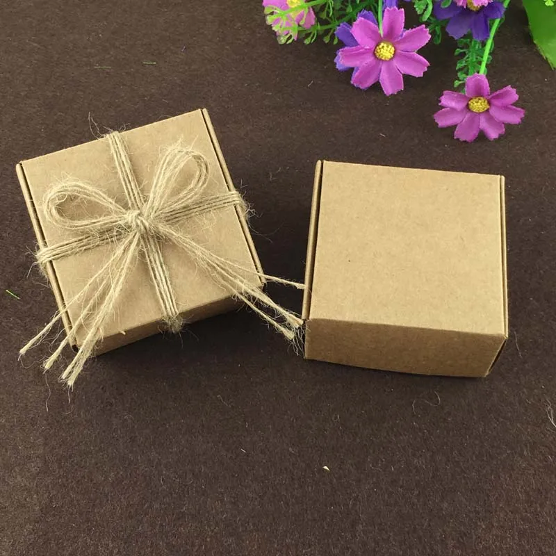 

2 Size Brown Paper Box With String and Tag for Weeding Souvenir Packaging Cardboard Box Candy Small Gift Carrying Case 50Pcs