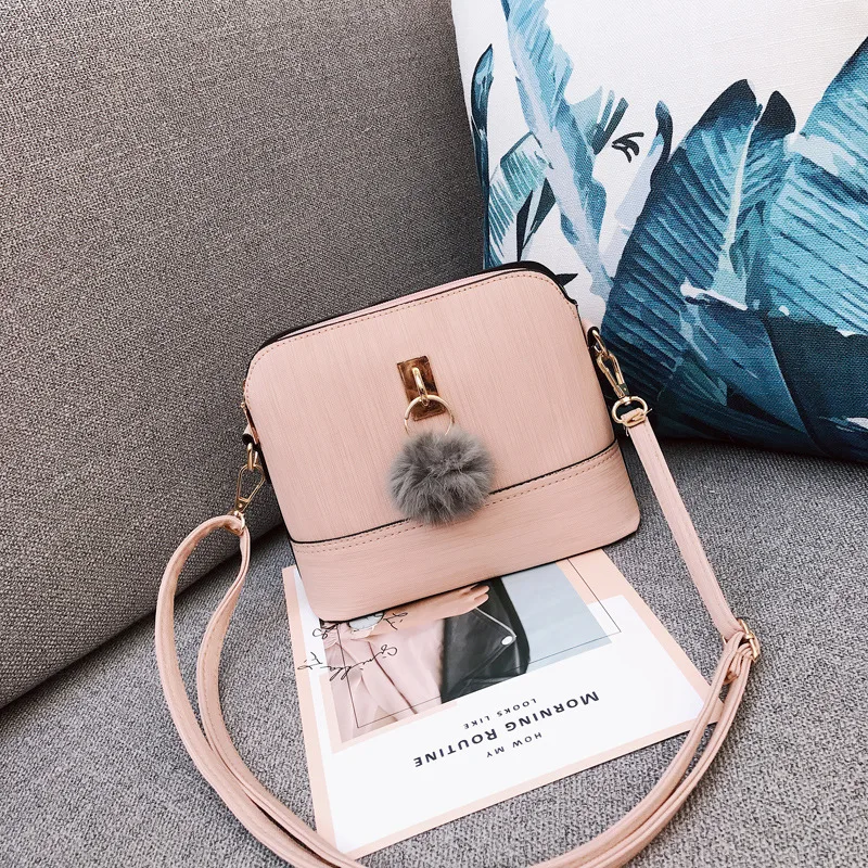 YBYT العلامة التجارية 2018New النساء Crossbody أكياس بسيطة أزياء قذيفة شكل النساء صغيرة رسول حقيبة كتف السيدات حار بيع حقيبة عادية YBYT العلامة التجارية 2018New النساء Crossbody أكياس بسيطة أزياء قذيفة شكل النساء صغيرة رسول حقيبة كتف السيدات حار بيع حقيبة عادية